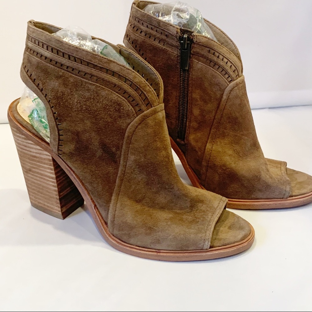 Vince Camuto Size 9M Koral Leather Peep Toe Bootie